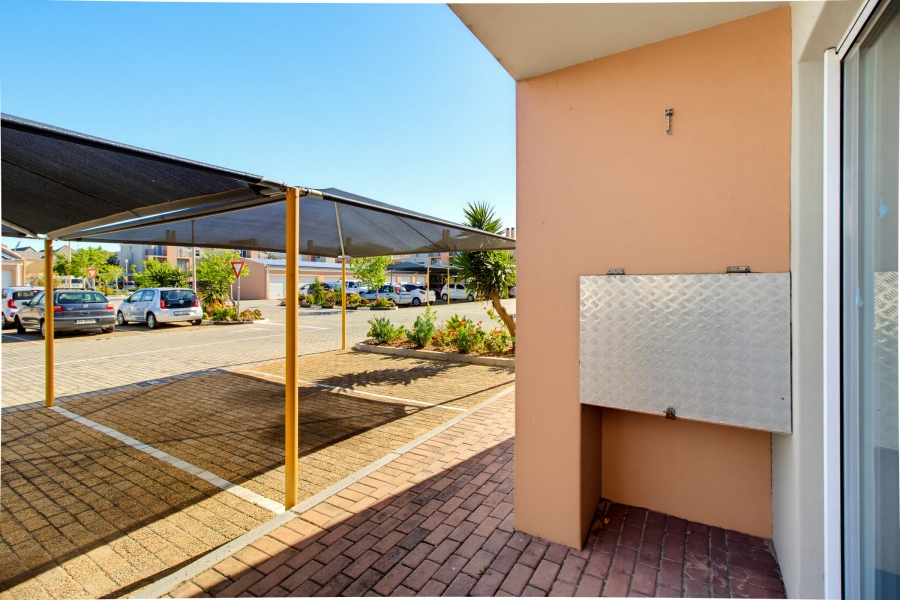 2 Bedroom Property for Sale in Whispering Pines Western Cape